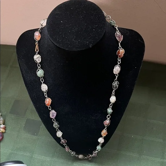 Vintage Multicolor Beaded Necklace - Picture 4 of 6